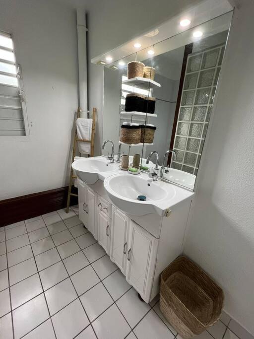 Appartement F4 Petit Bourg Екстериор снимка