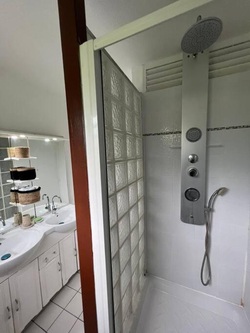 Appartement F4 Petit Bourg Екстериор снимка