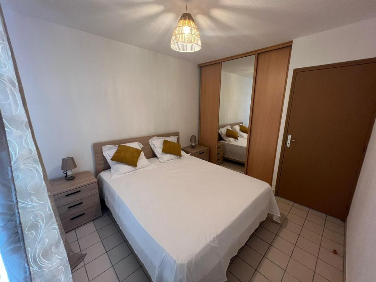 Appartement F4 Petit Bourg Екстериор снимка